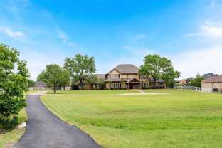 915 W Pleasant Run Rd - Photo 1 of 1