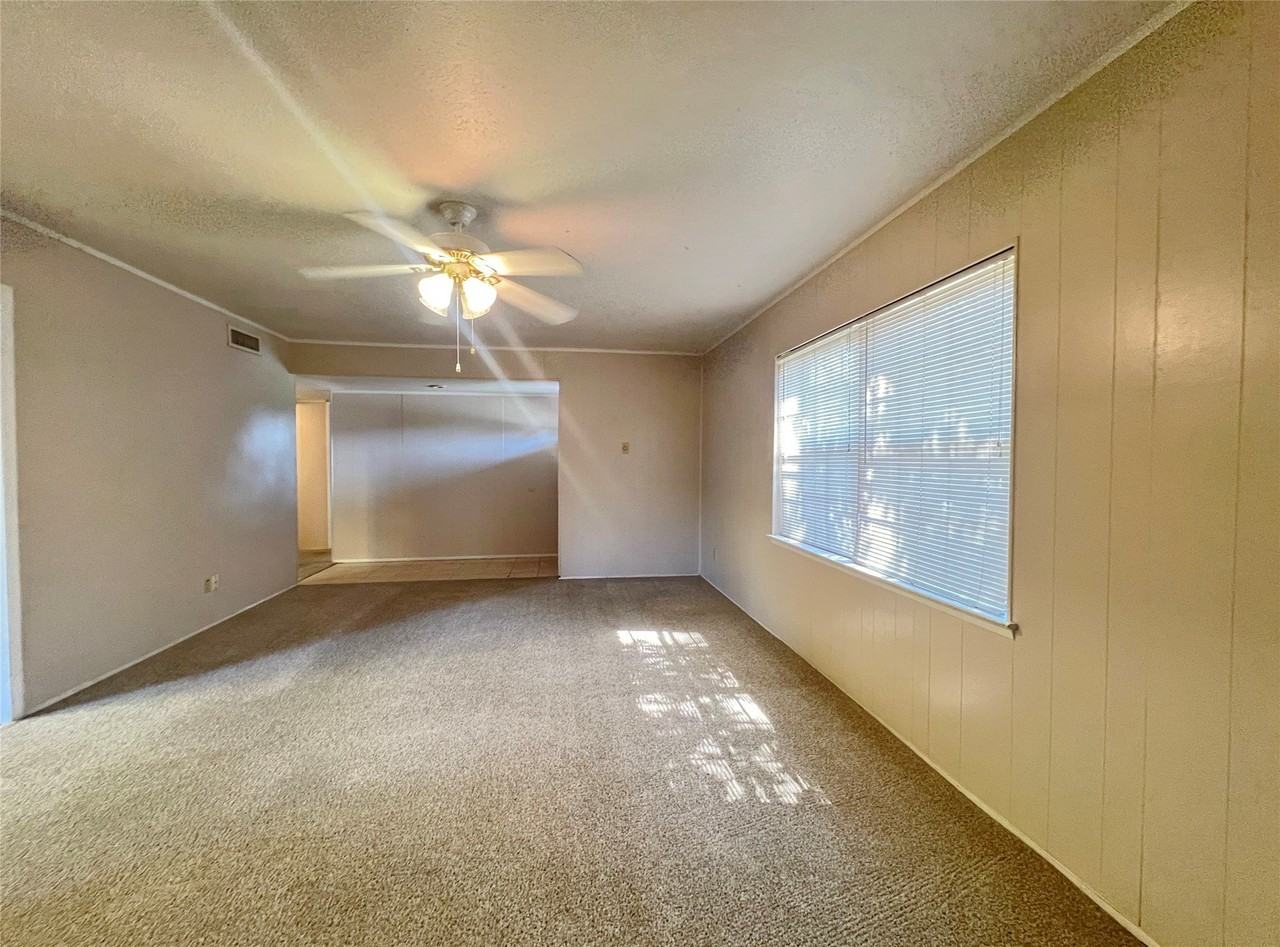 3005 Ravine Trl - Photo 2 of 13