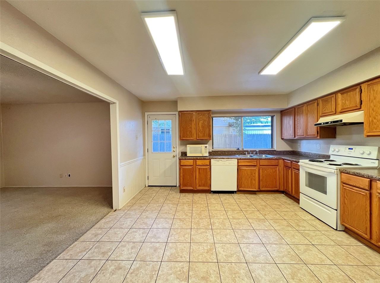 3005 Ravine Trl - Photo 3 of 13