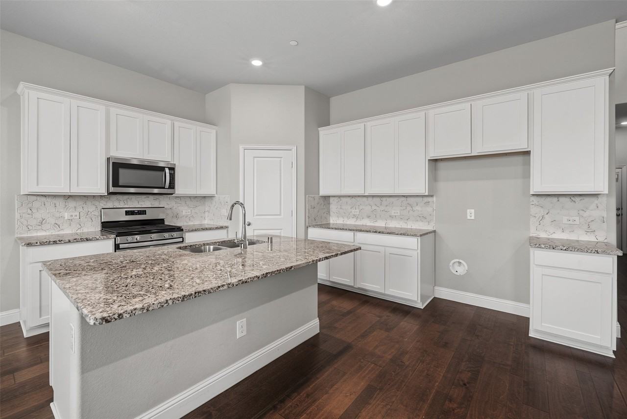 7513 Sunset Blvd - Photo 4 of 34