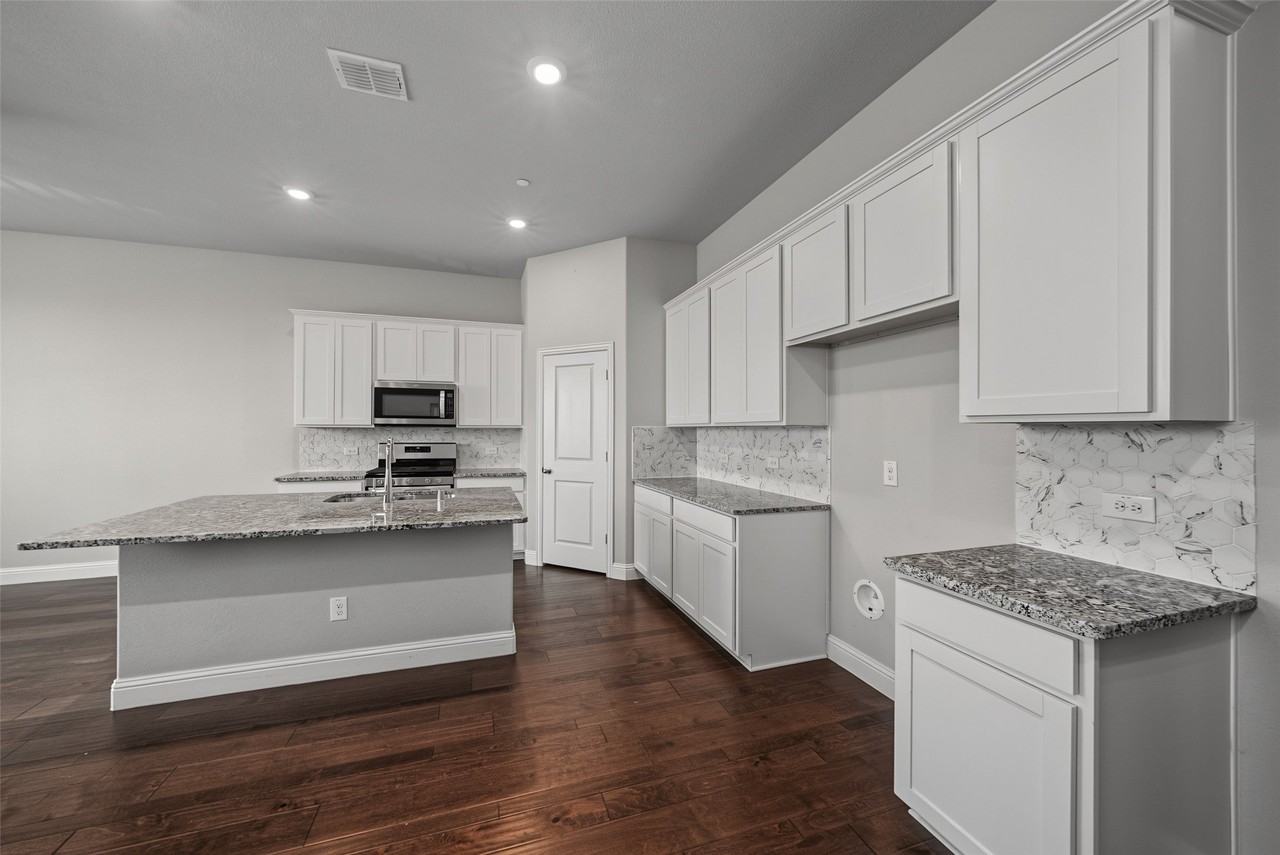7513 Sunset Blvd - Photo 5 of 34