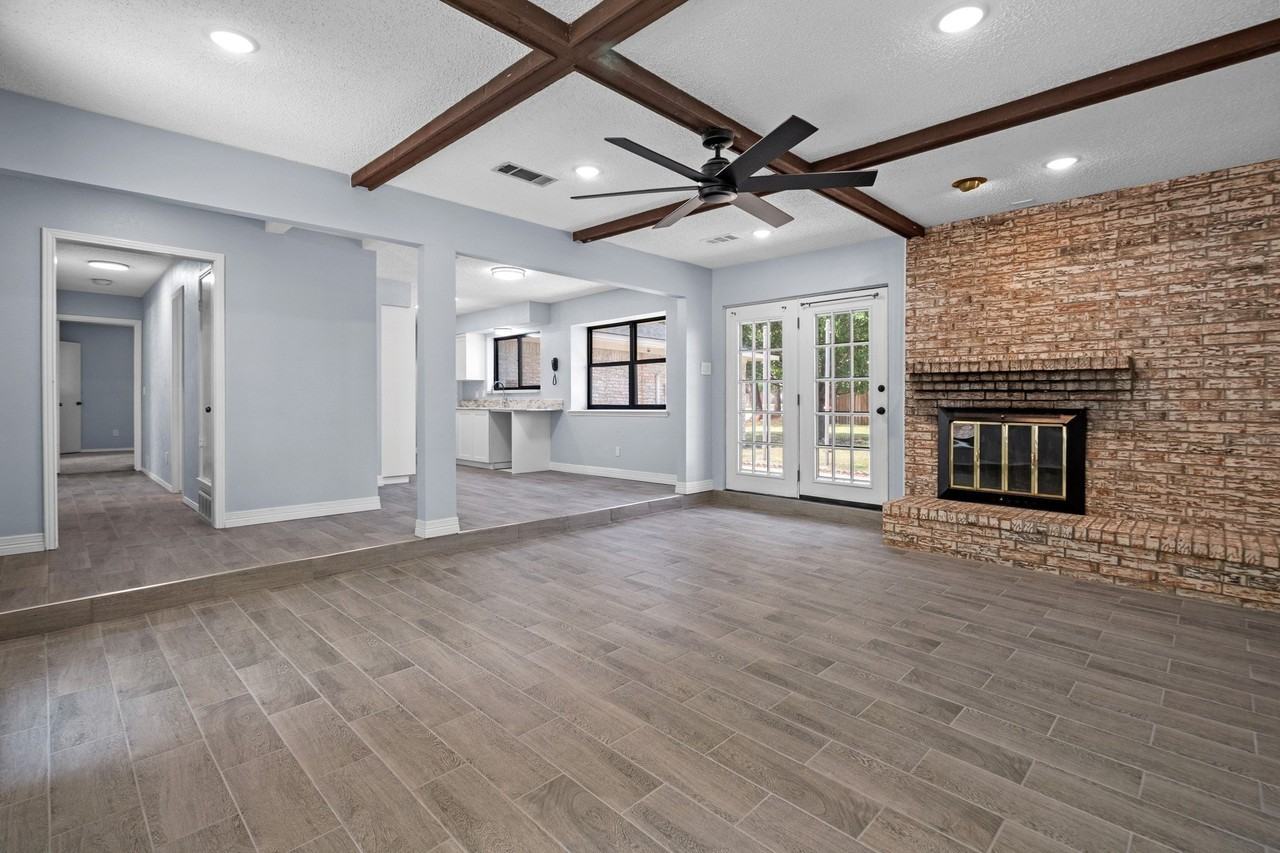 1801 Ridgecrest Dr - Photo 3 of 16