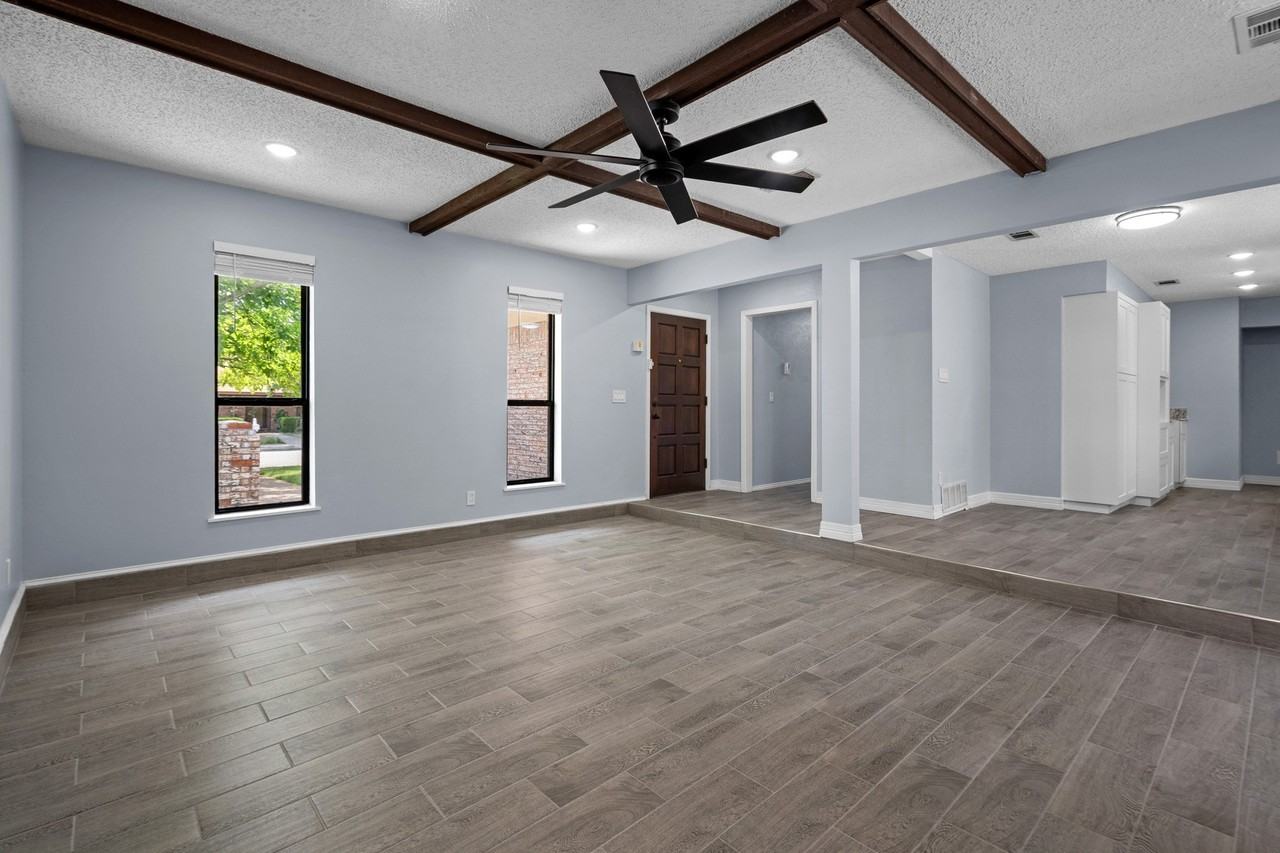 1801 Ridgecrest Dr - Photo 4 of 16
