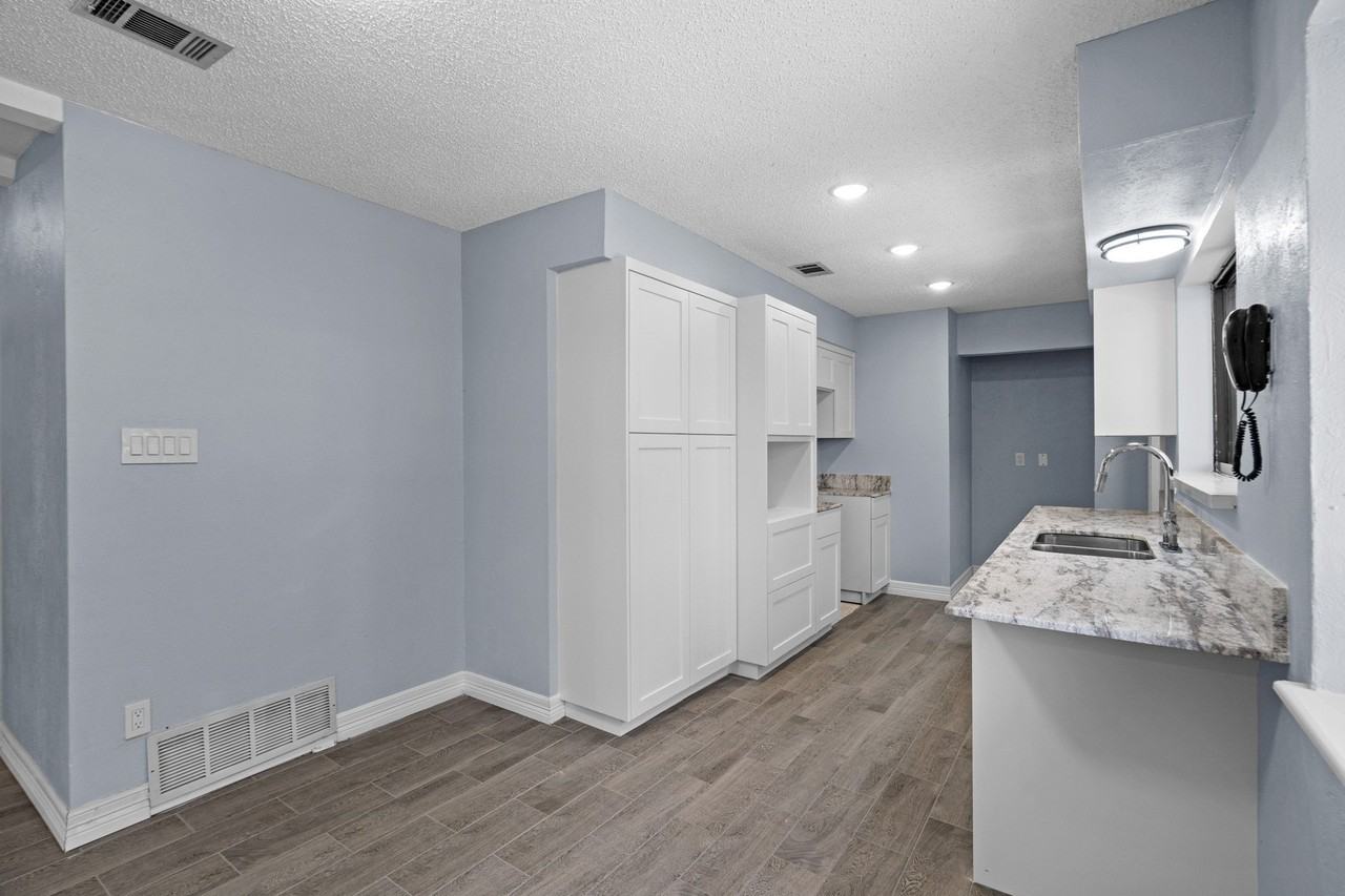 1801 Ridgecrest Dr - Photo 6 of 16