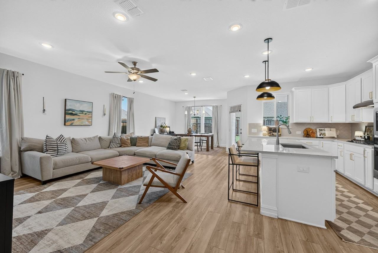 1109 Nathan Ln - Photo 2 of 40