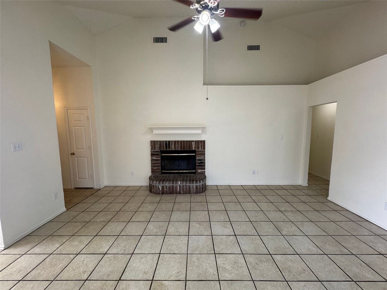 8045 Cannonwood Dr - Photo 3 of 20