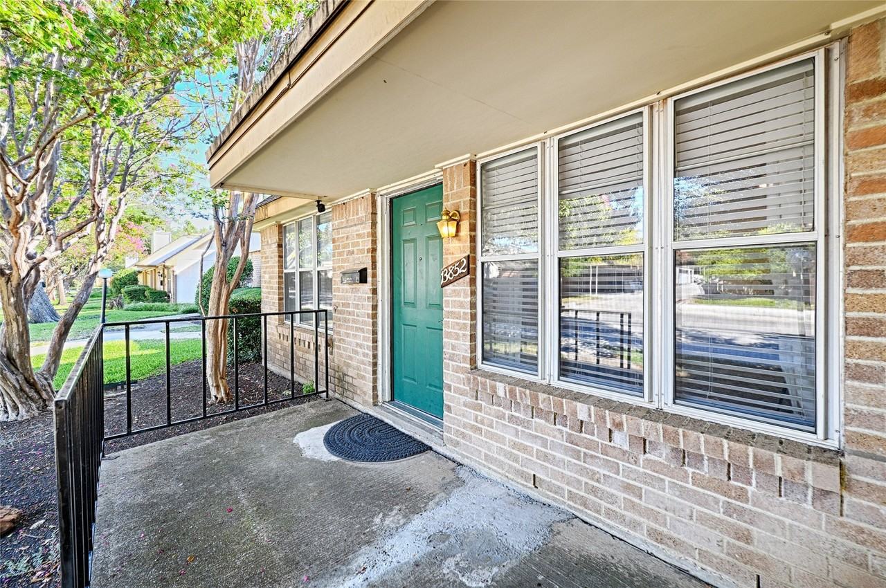 13852 Brookgreen Dr - Photo 2 of 29