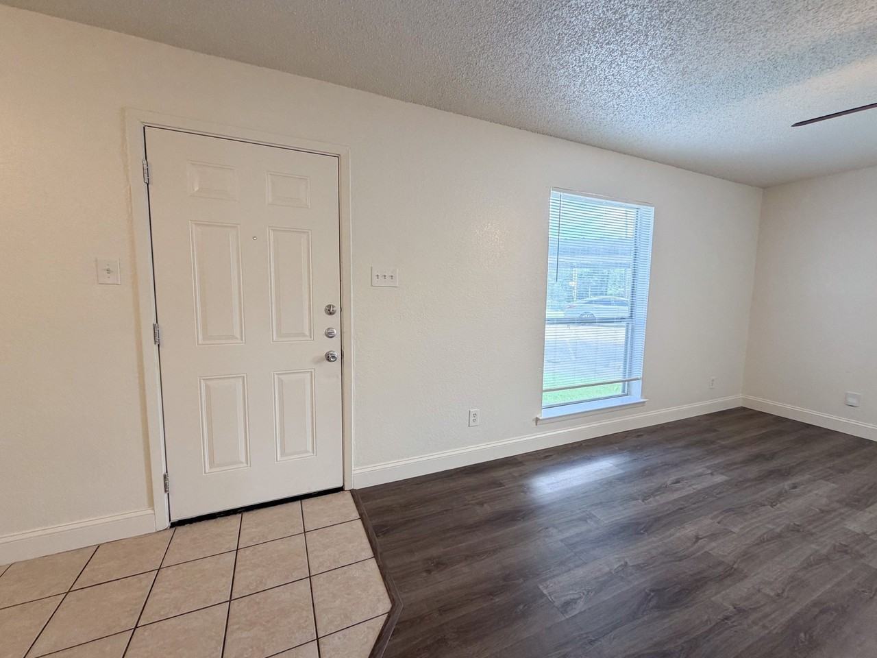 604 Walter Stephenson Rd #B - Photo 2 of 12