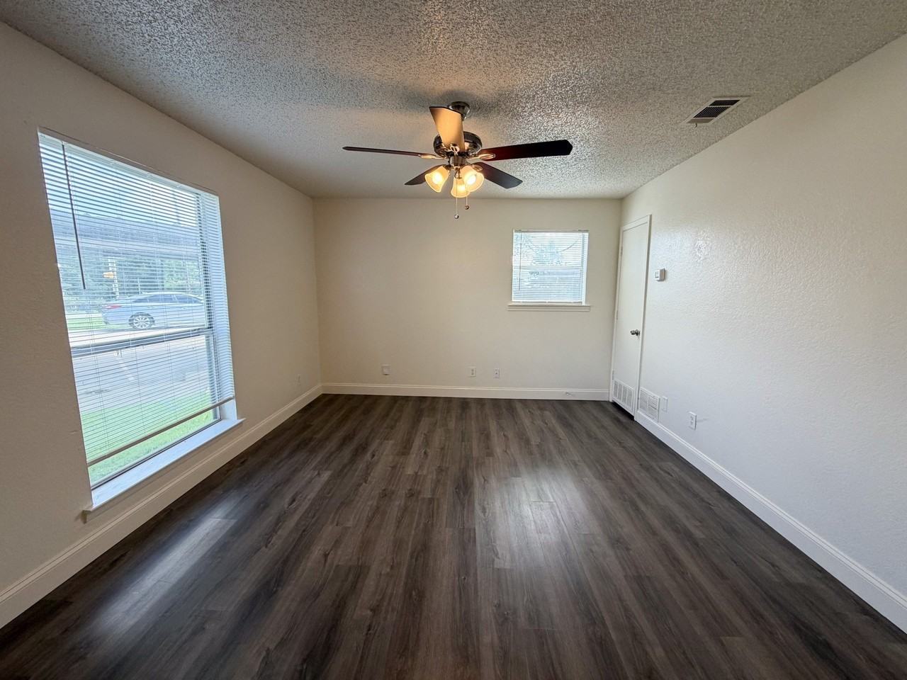 604 Walter Stephenson Rd #B - Photo 3 of 12