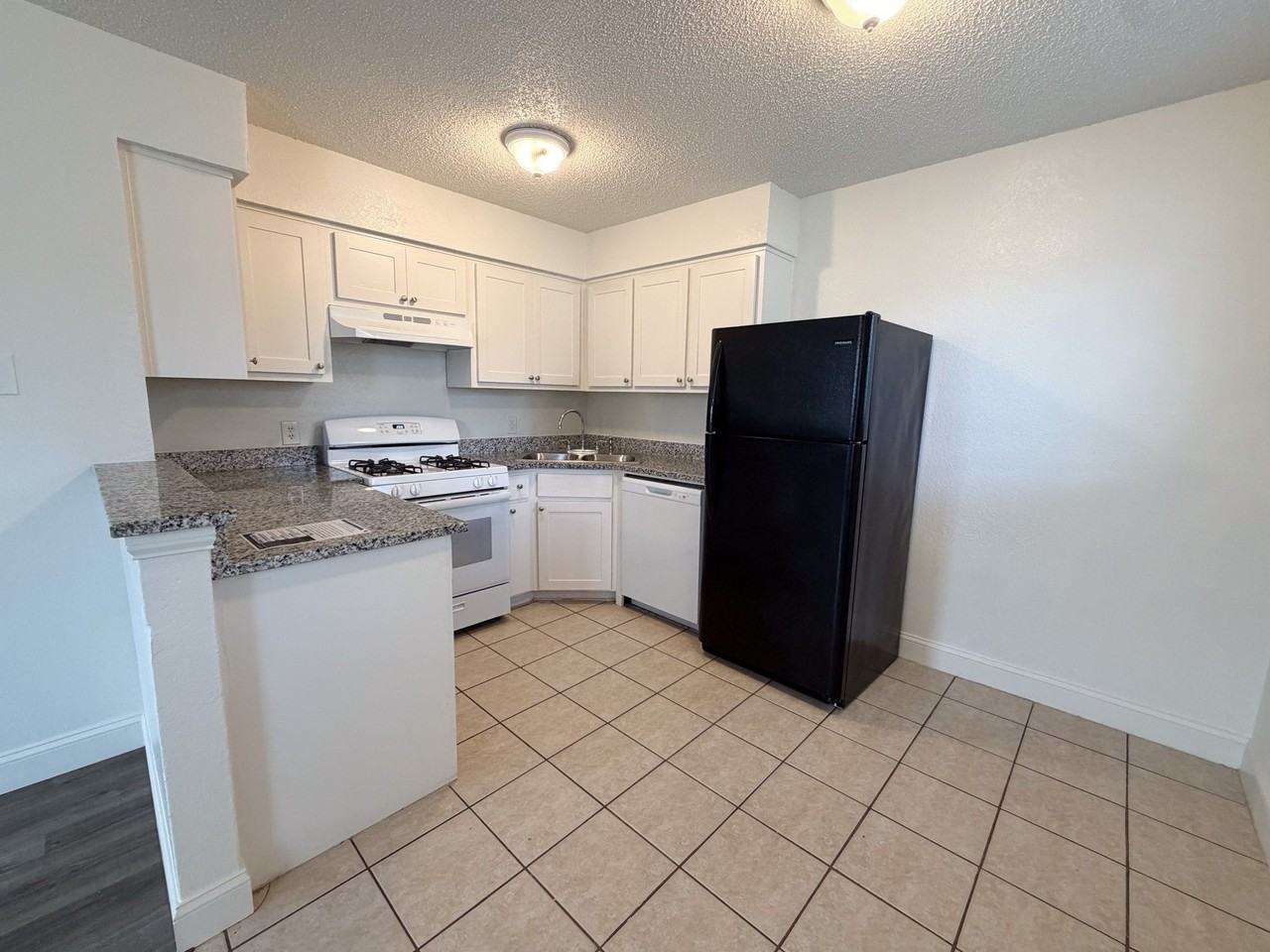 604 Walter Stephenson Rd #B - Photo 4 of 12