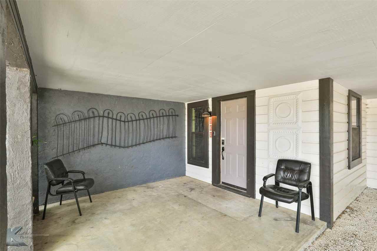 609 Sunset Dr - Photo 3 of 33