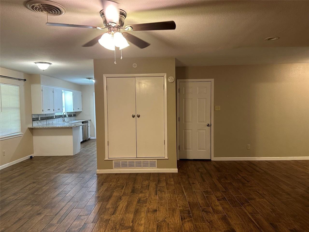 2518 S 38th St - Photo 5 of 21