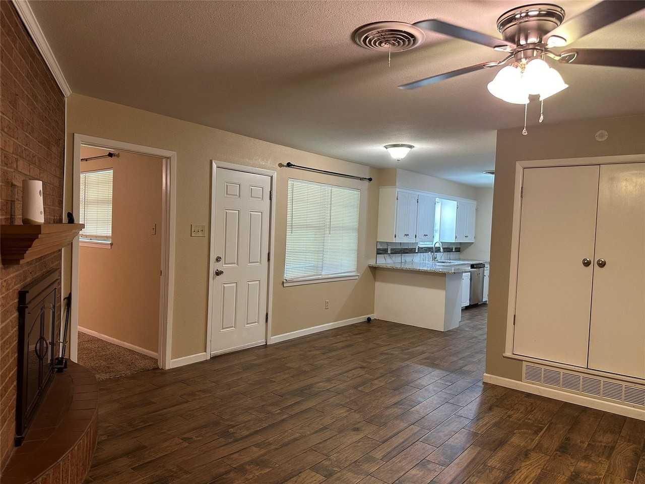 2518 S 38th St - Photo 6 of 21