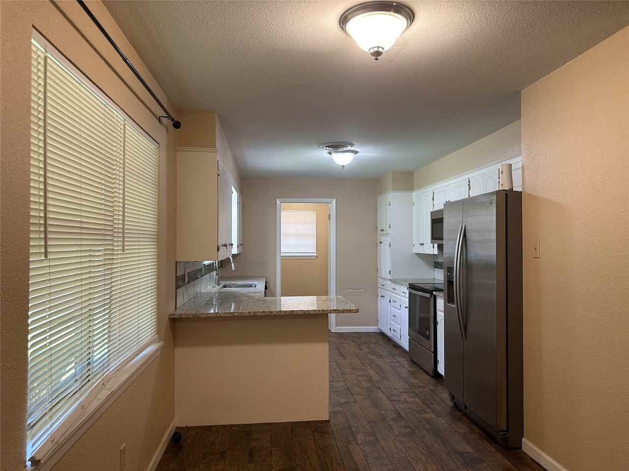 2518 S 38th St - Photo 7 of 21