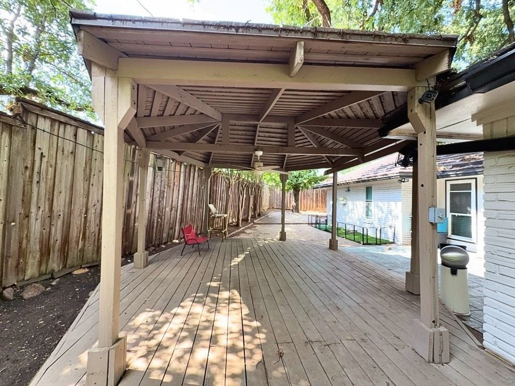 1900 Mill Run Dr - Photo 2 of 25
