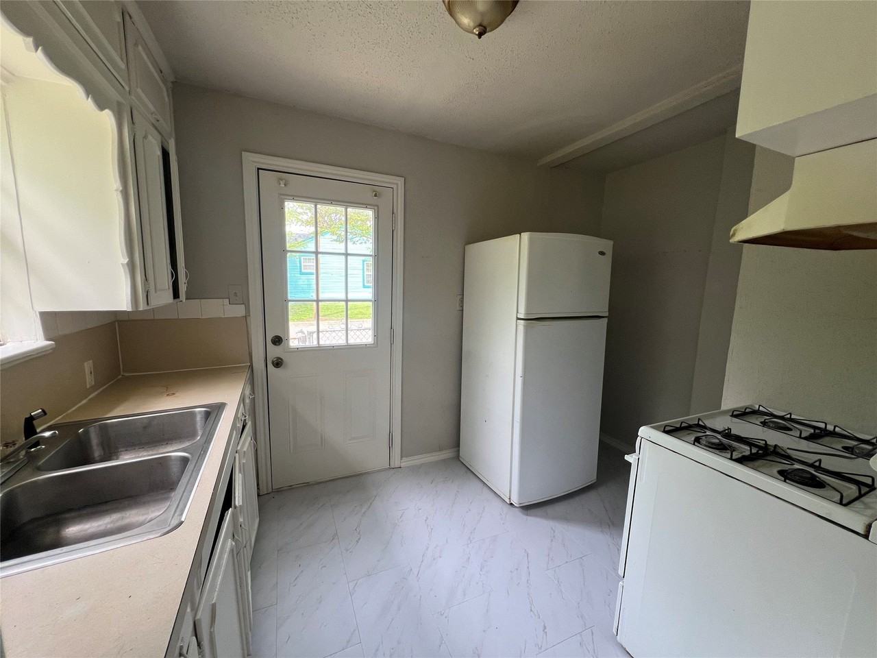 1726 N Ricketts St - Photo 5 of 11