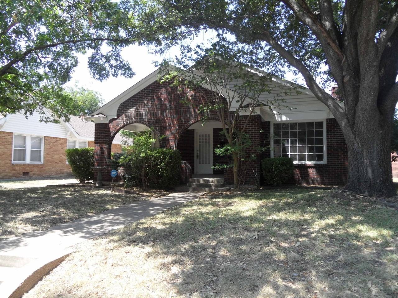 1523 Hollywood Ave - Photo 2 of 29