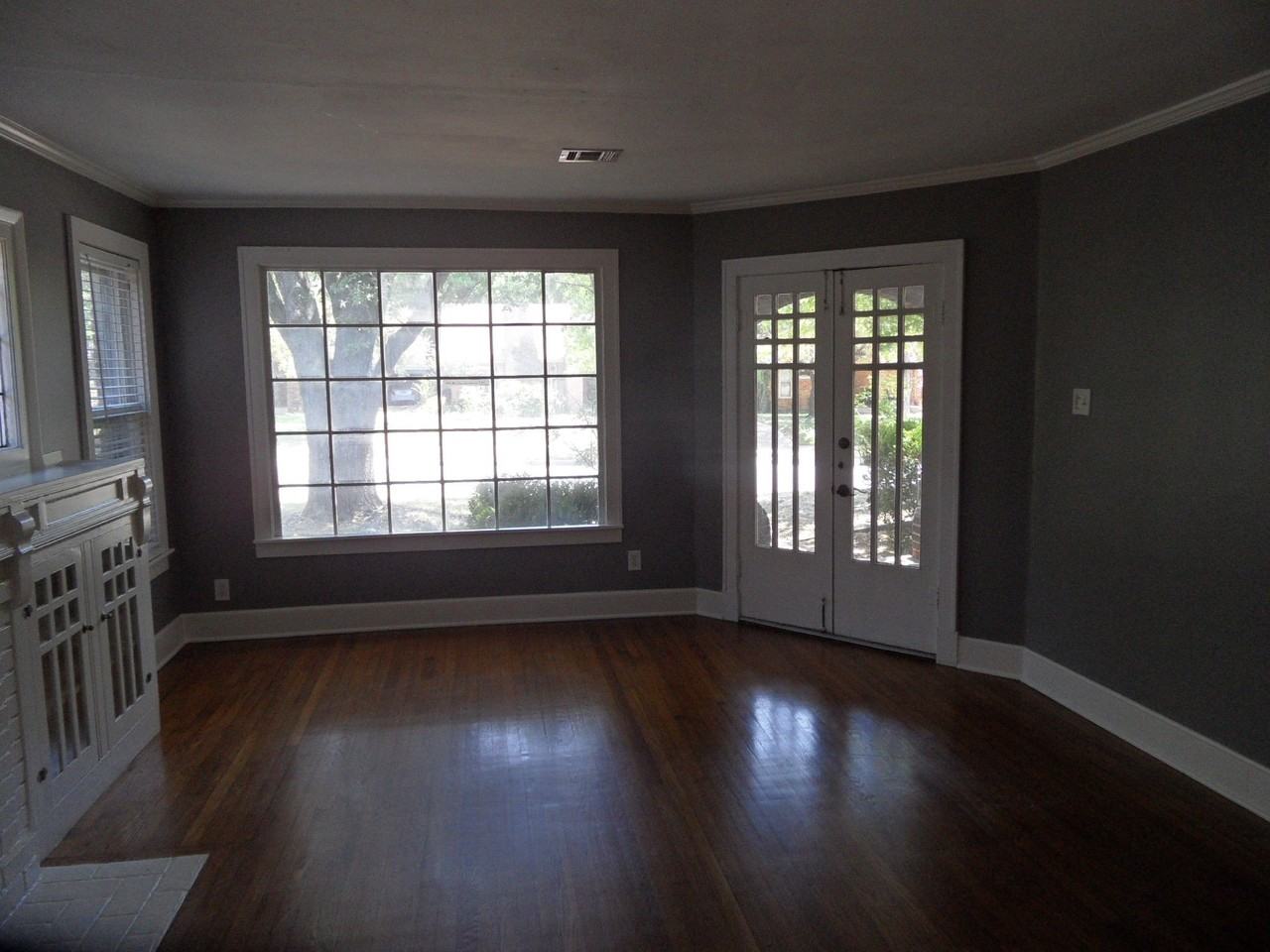1523 Hollywood Ave - Photo 6 of 29