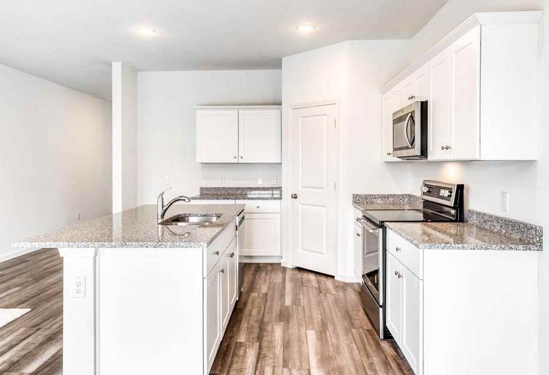 720 Holly St - Photo 4 of 19