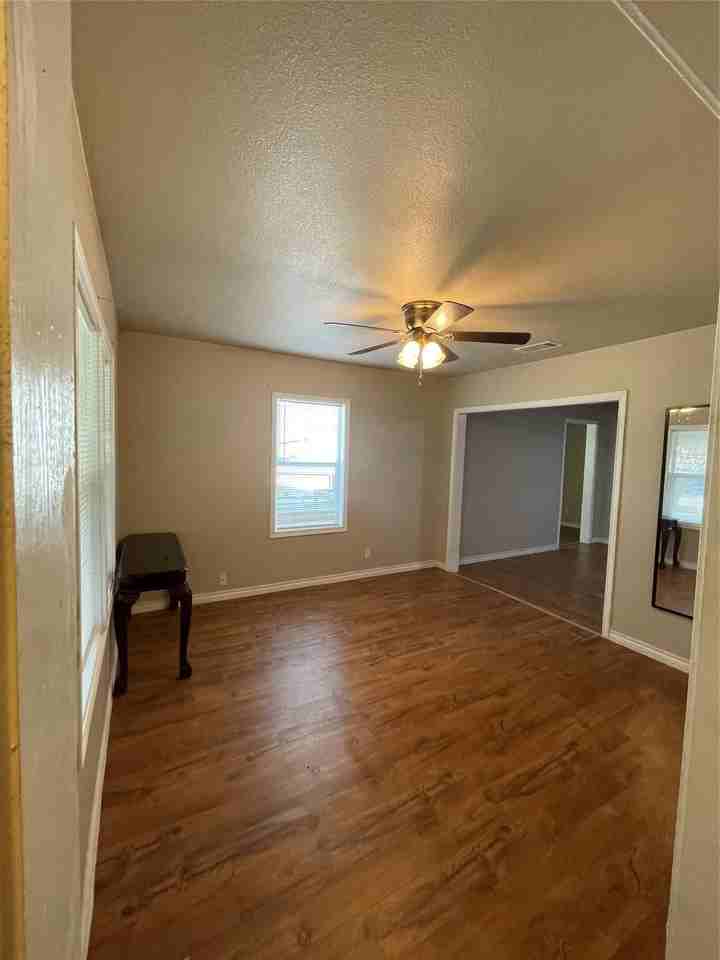 1018 Dubois St - Photo 2 of 16