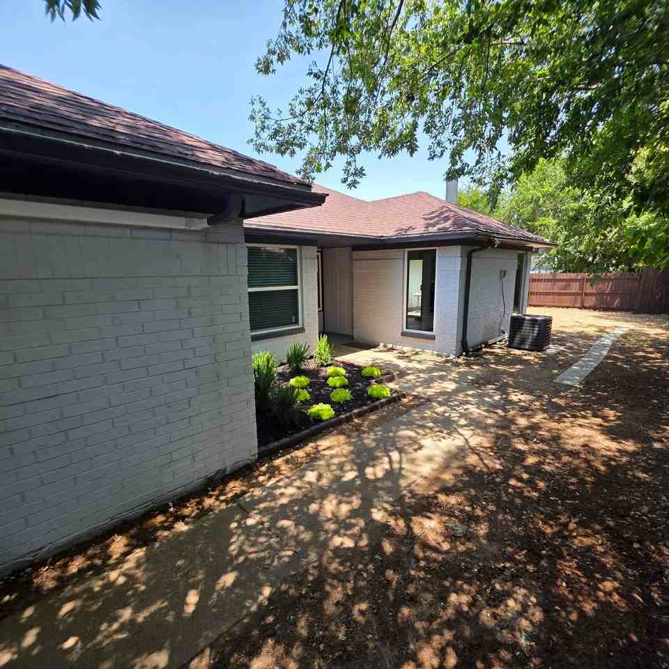 10231 Ridge Oak St - Photo 3 of 16