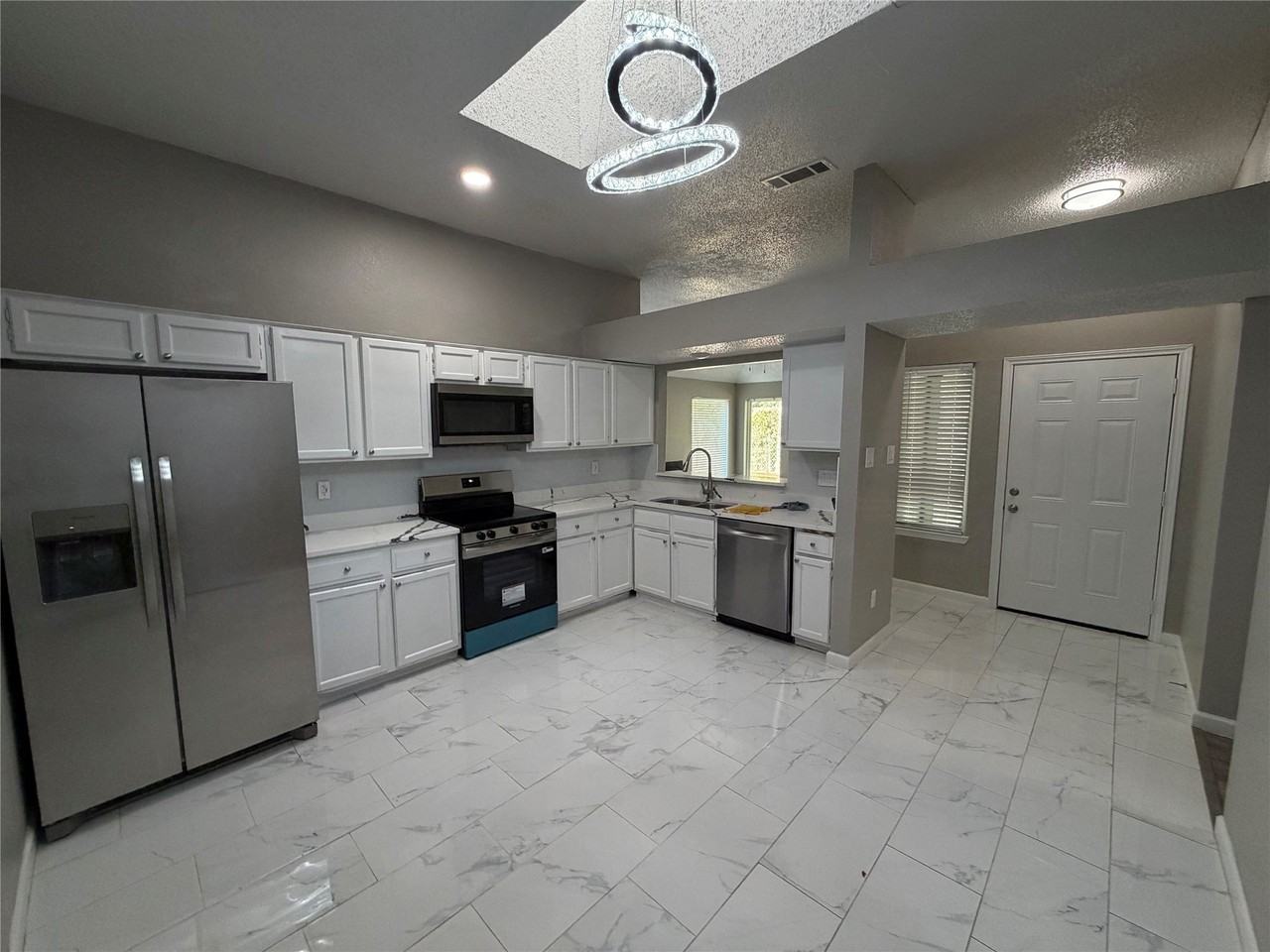 10231 Ridge Oak St - Photo 6 of 16