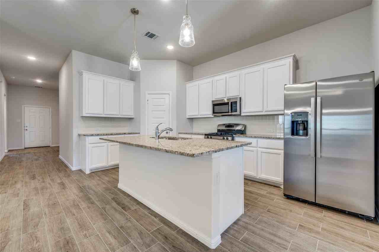 6445 Auburn Dale Rd - Photo 7 of 25