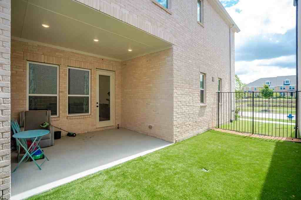 8869 Bailey St - Photo 5 of 39