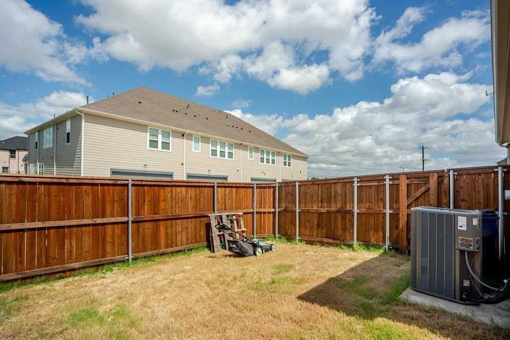 8869 Bailey St - Photo 6 of 39