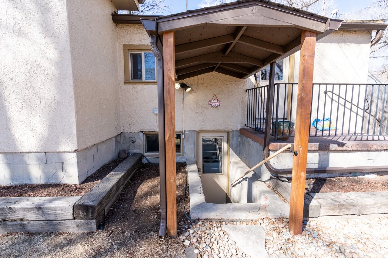 621 Cooper Ave - Photo 3 of 17