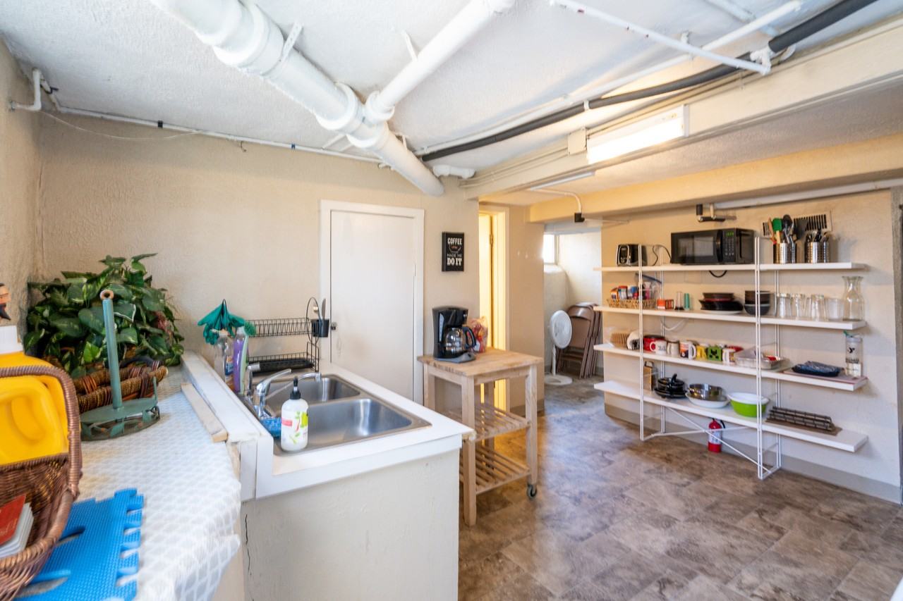 621 Cooper Ave - Photo 4 of 17