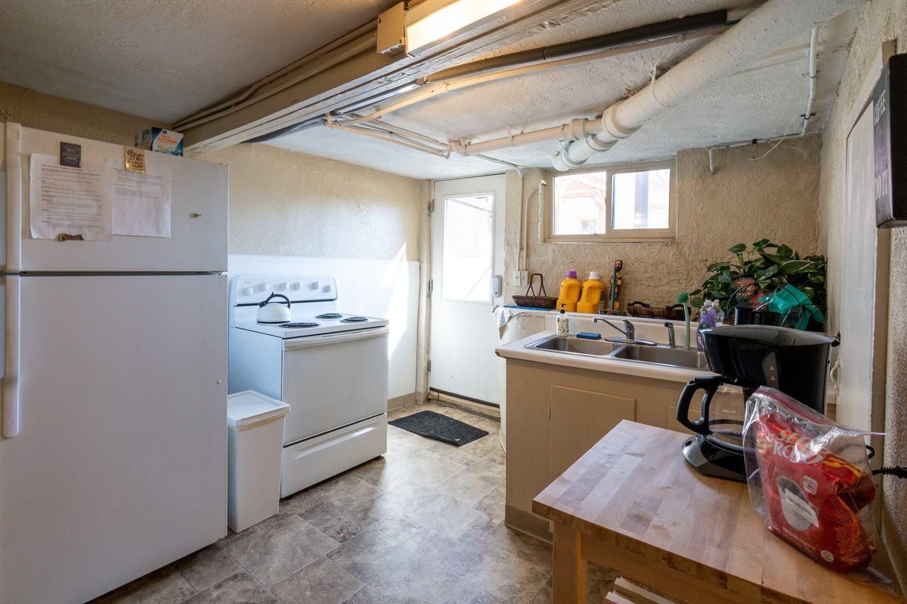 621 Cooper Ave - Photo 5 of 17