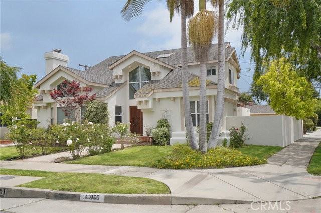 11060 Wagner St - Photo 3 of 8