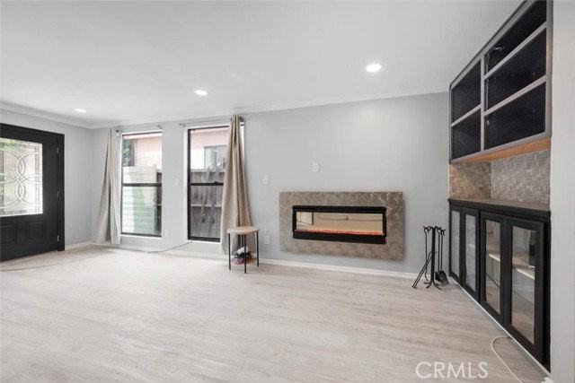905 Dickson St #1 - Photo 3 of 7