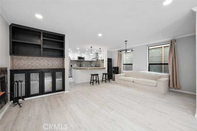 905 Dickson St #1 - Photo 4 of 7