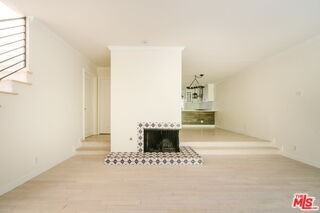 141 N Clark Dr - Photo 2 of 8