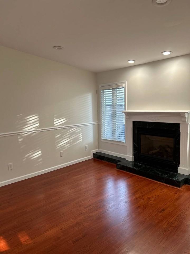 18 Spruce St - Photo 3 of 13