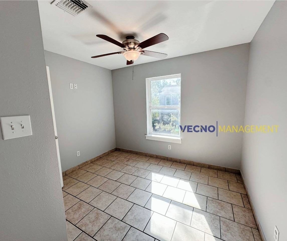 135 Nopal St #201 - Photo 6 of 13