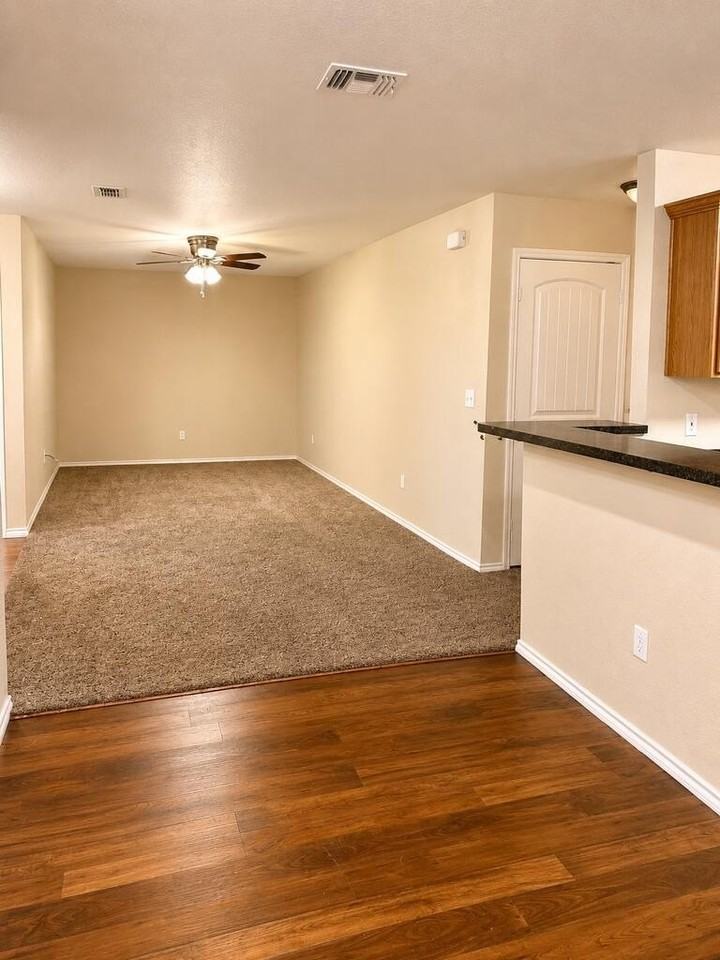 907 Copus Cir - Photo 3 of 13