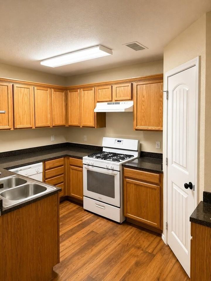 907 Copus Cir - Photo 5 of 13