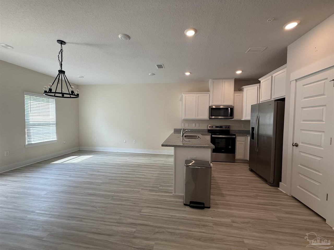 9469 Nature Creek Ln - Photo 6 of 24