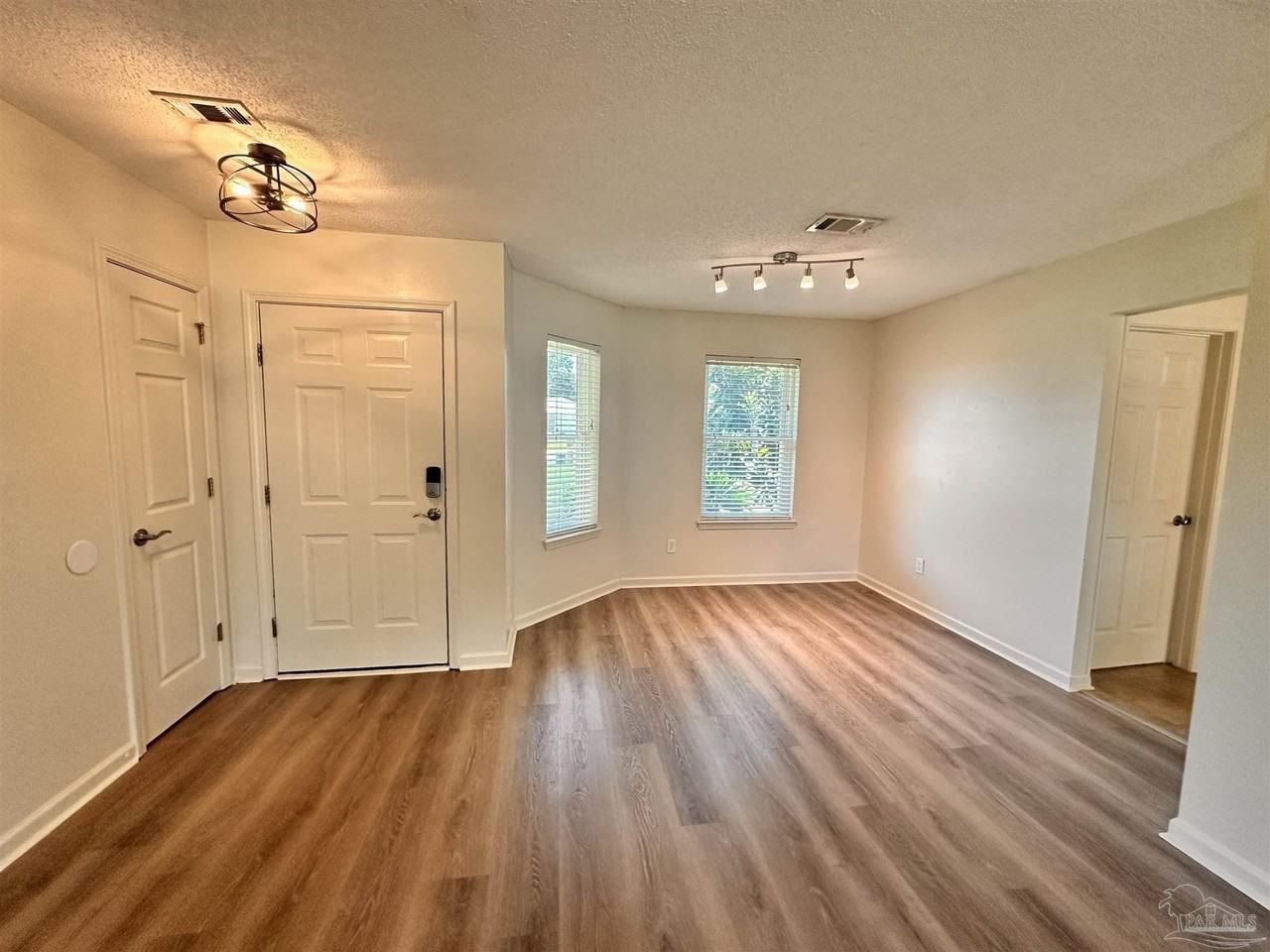 3304 Tiller Ct - Photo 2 of 23