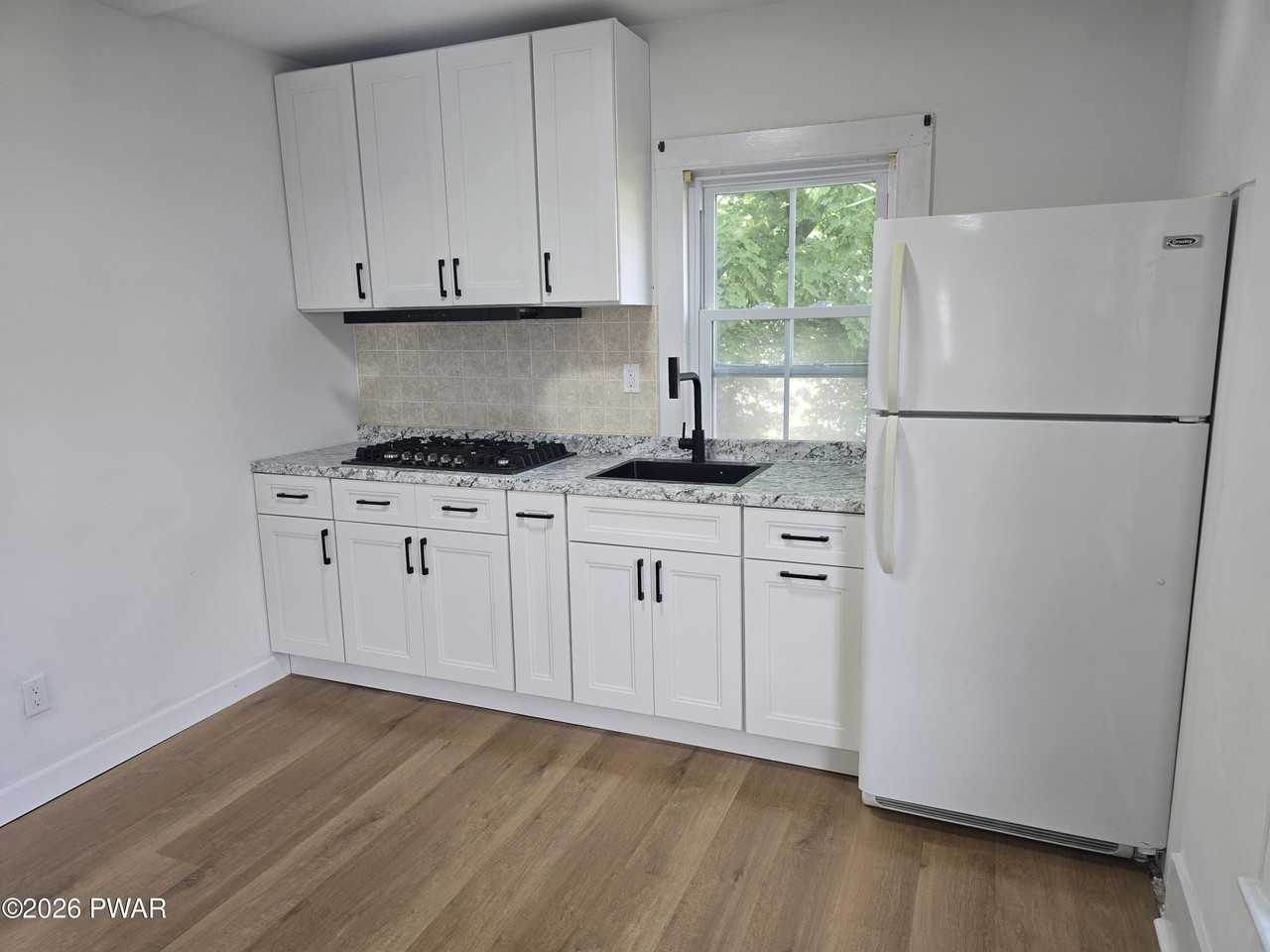 195 W Main St - Photo 2 of 9