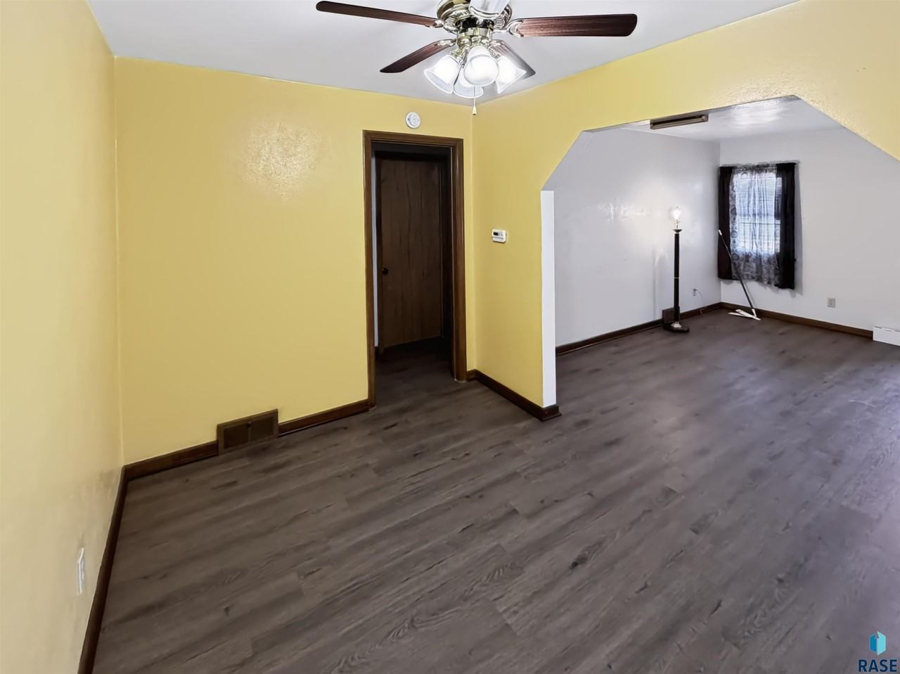 519 N Wayland Ave - Photo 6 of 20