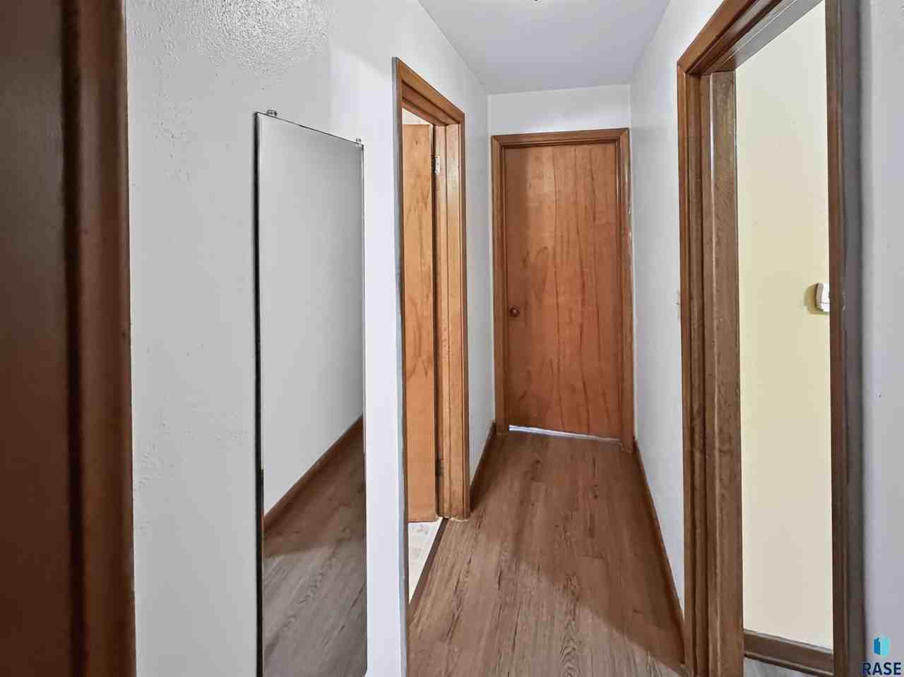 519 N Wayland Ave - Photo 7 of 20