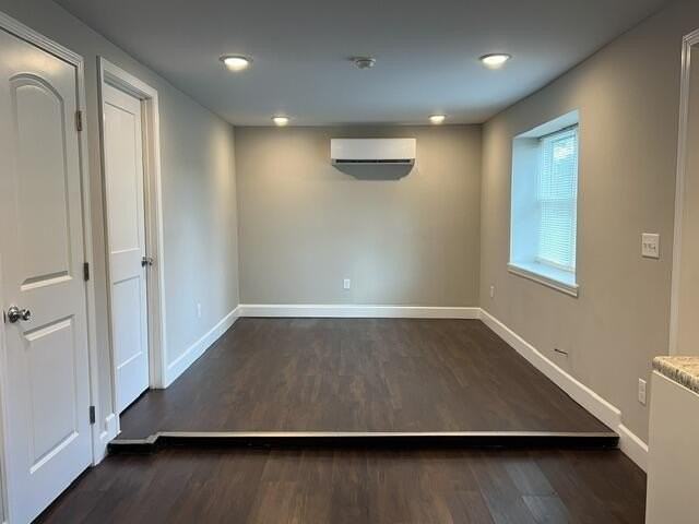 862 Berry St Ne - Photo 4 of 10