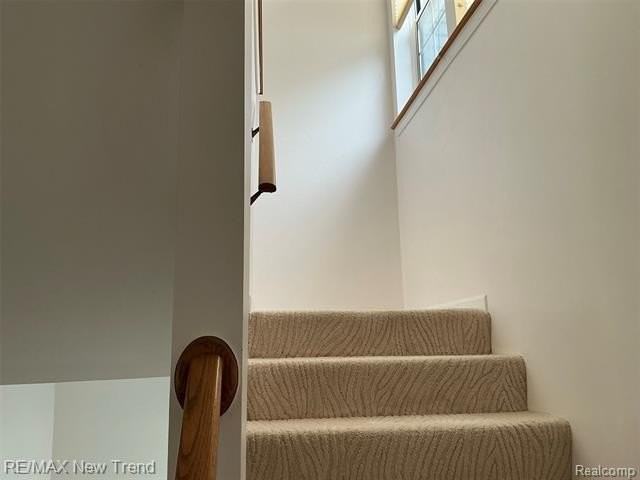 4356 Pine Ridge Ct - Photo 6 of 26