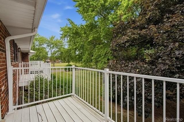 16842 Edloytom Way - Photo 6 of 39