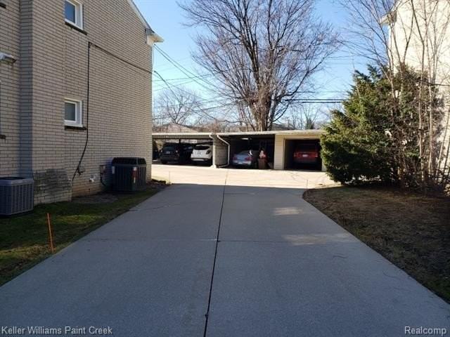 3105 Linwood Ave - Photo 2 of 22