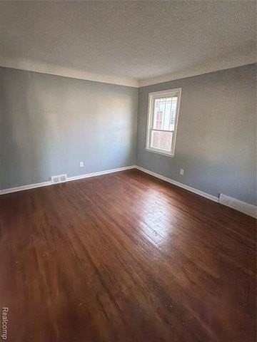 8661 Auburn St - Photo 2 of 9